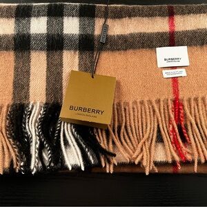 ✨ Burberry Classic Beige Check Cashmere Scarf | New With Tags ✨